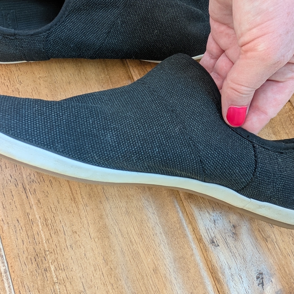 Sanuk Pointed Toe Black Canvas Shoes - Picture 4 of 10